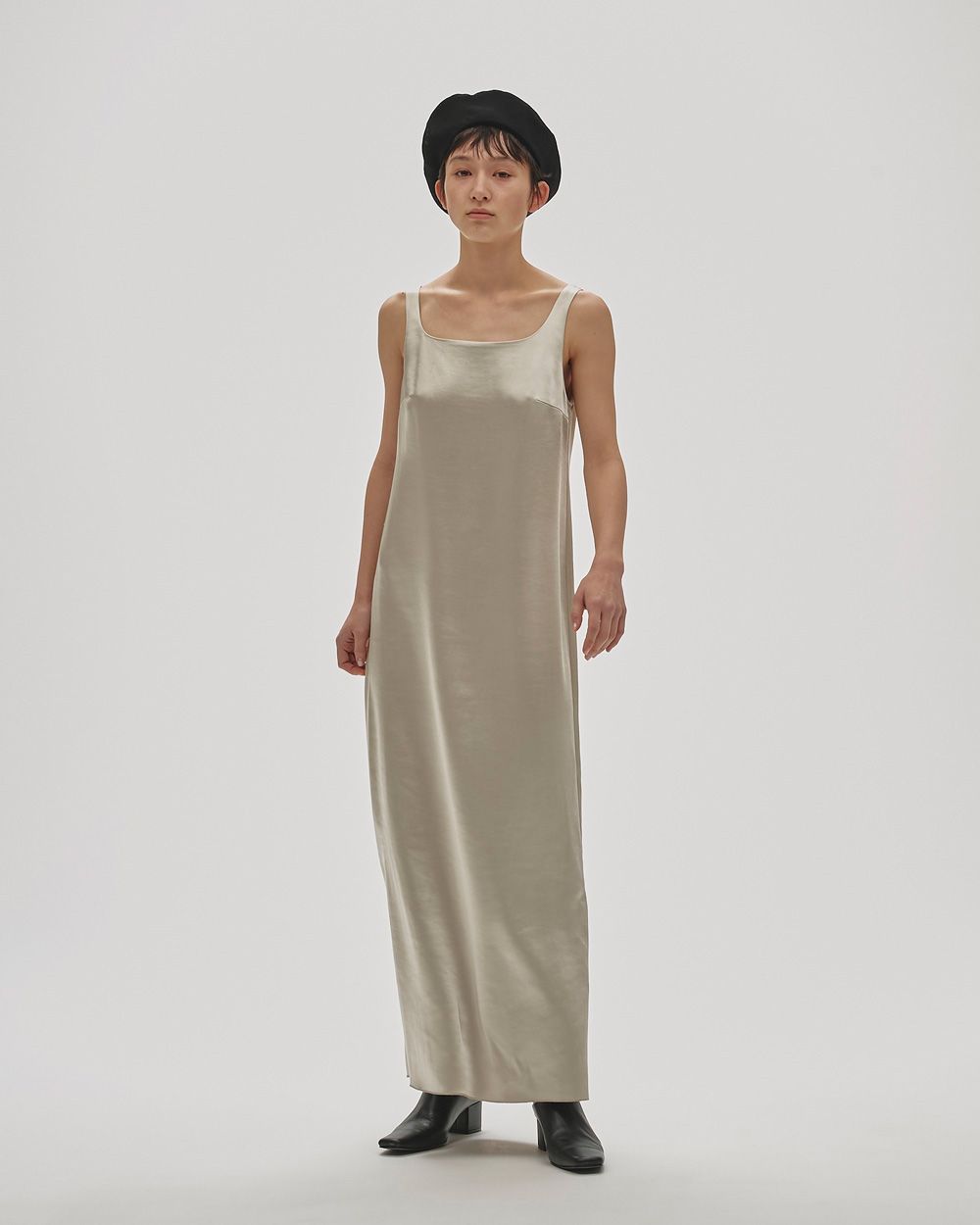 Squareneck Satin Dress Squareneck Satin Dress,スクエアネックサテンドレス,12520307,スクエアネックドレス,ドレス,サテンドレス,ワンピース,todayful,トゥデイフル,lifes,ライフズ,25aw,吉田怜香