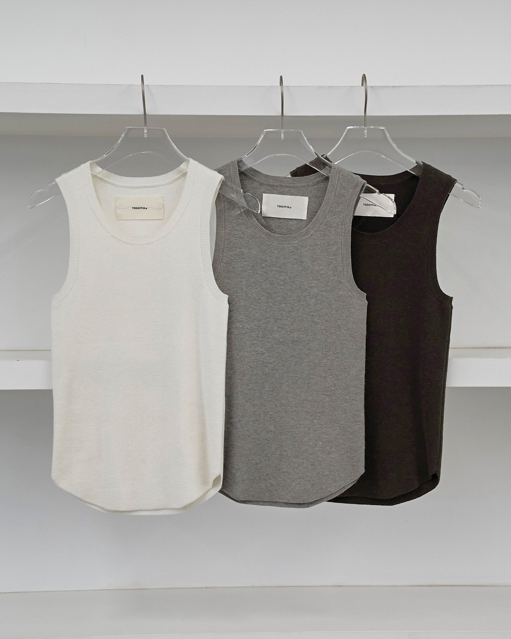 Roundhem Knit Tanktop Roundhem Knit Tanktop,ラウンドヘムニットタンクトップ,12520503,タンクトップ,ニットタンク,ニットトップ,ラウンドヘムニットタンク,無地ニット,無地タンク,todayful,トゥデイフル,lifes,ライフズ,25aw,吉田怜香