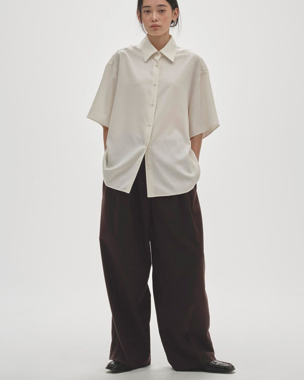 Lightweight Tuck Trousers Lightweight Tuck Trousers,ライトウエストタックトラウザーズ,12520704,パンツ,ボトムス,トラウザーズ,タックパンツ,ボンタン,ワイドパンツ,todayful,トゥデイフル,lifes,ライフズ,25aw,吉田怜香