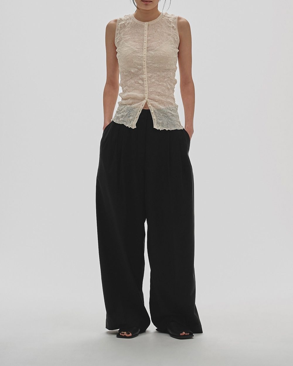 Lightweight Tuck Trousers Lightweight Tuck Trousers,ライトウエストタックトラウザーズ,12520704,パンツ,ボトムス,トラウザーズ,タックパンツ,ボンタン,ワイドパンツ,todayful,トゥデイフル,lifes,ライフズ,25aw,吉田怜香