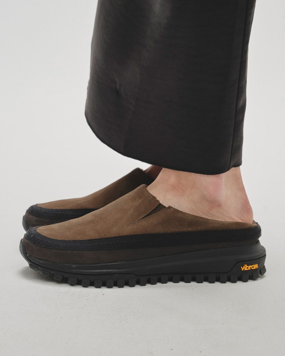 Vibramsole Leather Sabot Vibramsole Leather Sabot,ビブラムソールレザーサボ,12521002,サボ,靴,サンダル,レザーサボ,ビブラムソール,todayful,トゥデイフル,lifes,ライフズ,25aw,吉田怜香