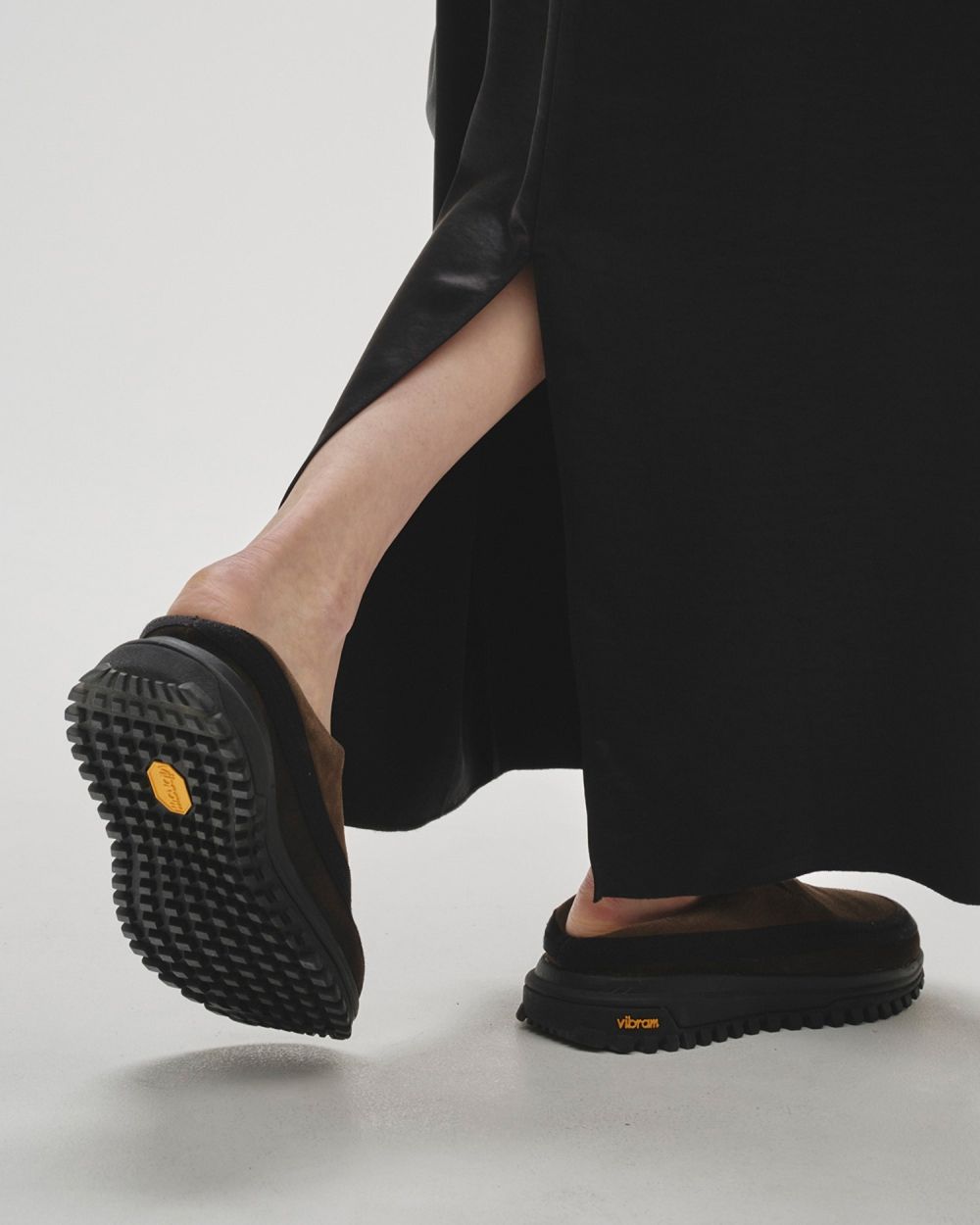 Vibramsole Leather Sabot Vibramsole Leather Sabot,ビブラムソールレザーサボ,12521002,サボ,靴,サンダル,レザーサボ,ビブラムソール,todayful,トゥデイフル,lifes,ライフズ,25aw,吉田怜香