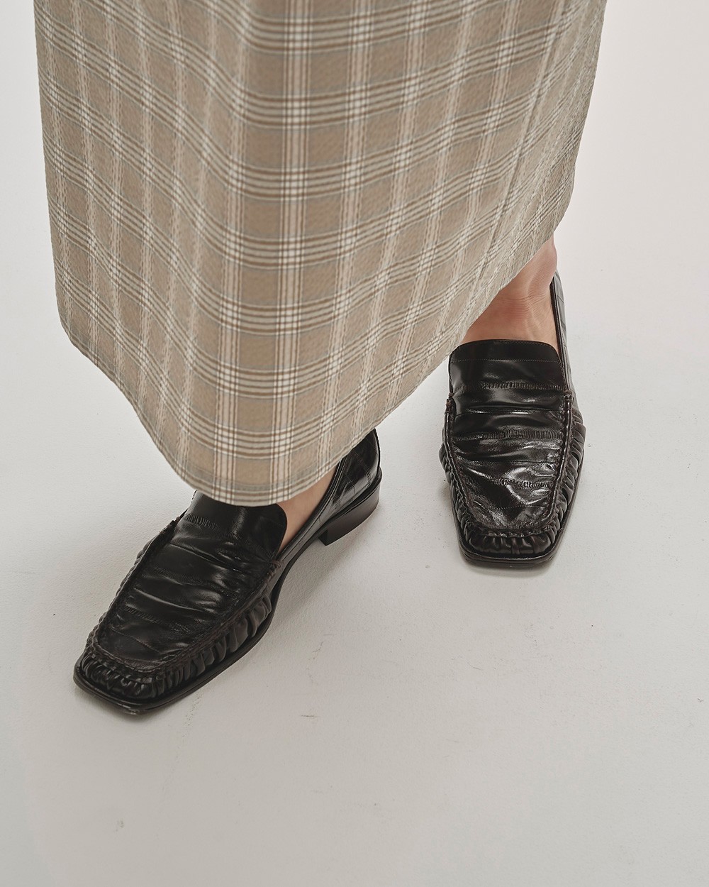 Squaretoe Gather Loafers Squaretoe Gather Loafers,スクエアトゥギャザーローファー,12521007,スクエアトゥローファー,ローファー,ギャザーローファー,靴,シューズ,フラットシューズ,レザーシューズ,レザーローファー,todayful,トゥデイフル,lifes,ライフズ,25aw,吉田怜香