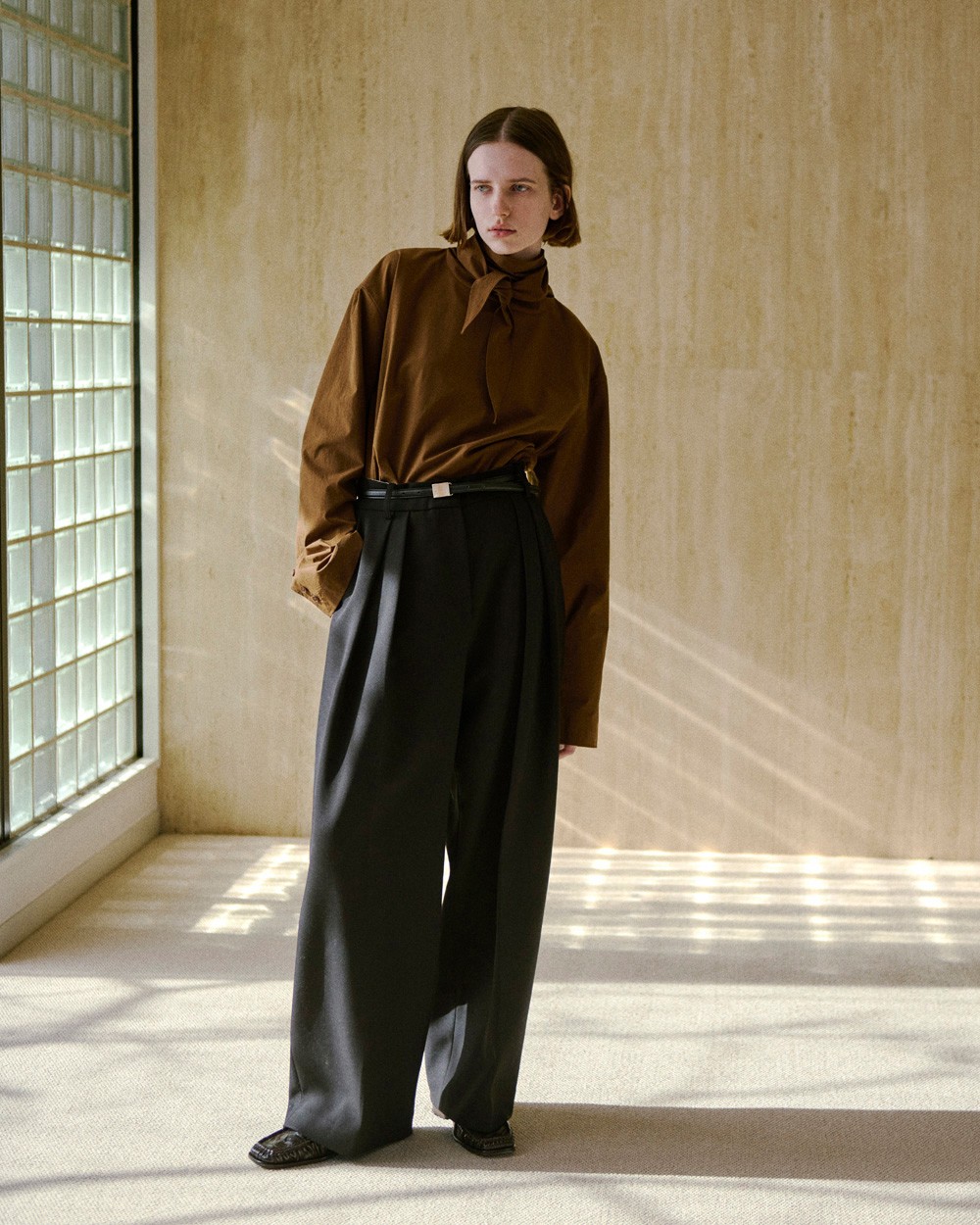 Squaretoe Gather Loafers Squaretoe Gather Loafers,スクエアトゥギャザーローファー,12521007,スクエアトゥローファー,ローファー,ギャザーローファー,靴,シューズ,フラットシューズ,レザーシューズ,レザーローファー,todayful,トゥデイフル,lifes,ライフズ,25aw,吉田怜香