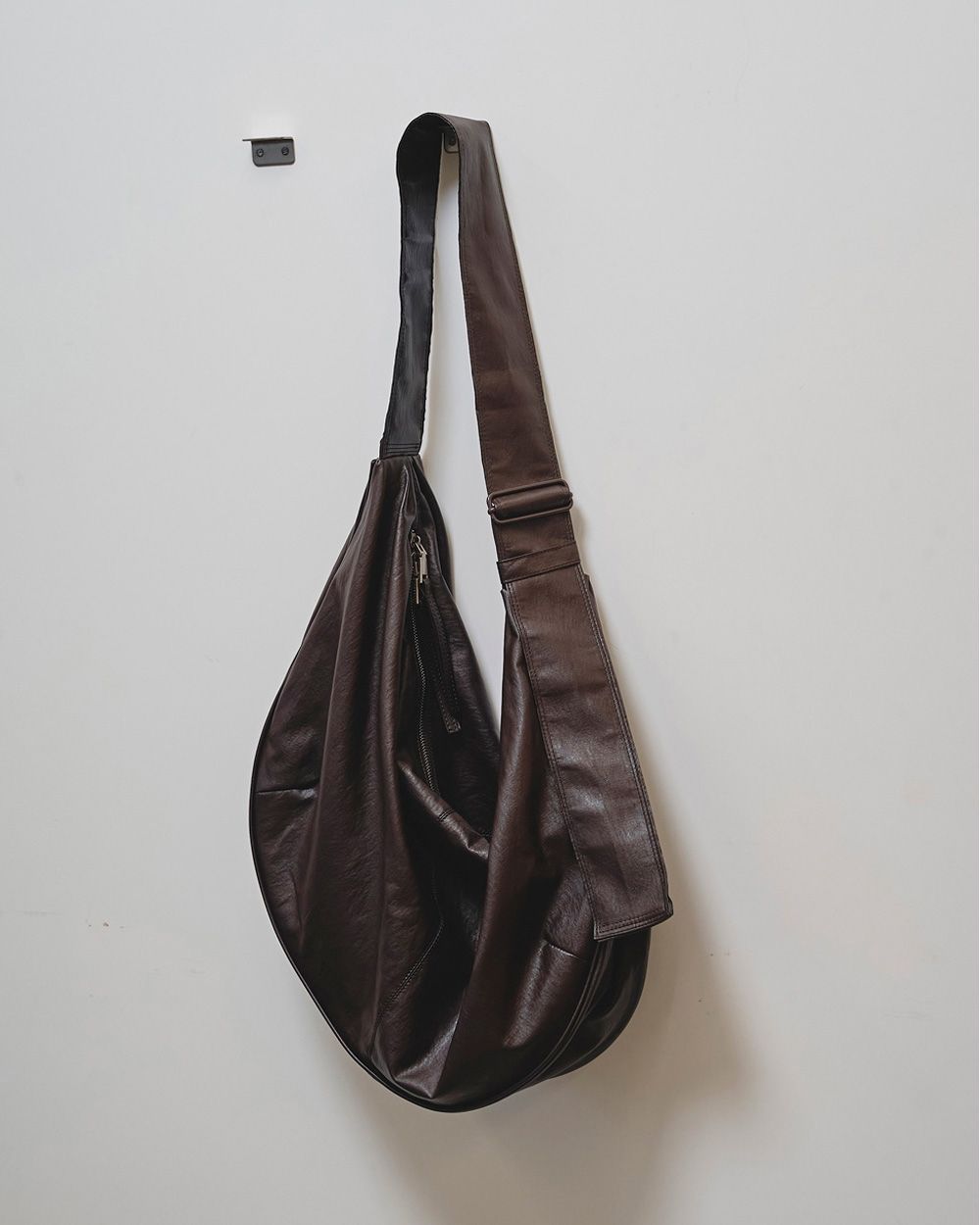 Ecoleather Shoulder Bag Ecoleather Shoulder Bag,エコレザーショルダーバック,12521019,todayful,ショルダーバック,レザーショルダーバッグ,エコレザーバッグ,ヴィーガンレザーバッグ,バッグ,鞄,レザーバッグ,トゥデイフル,lifes,ライフズ,25ss,吉田怜香