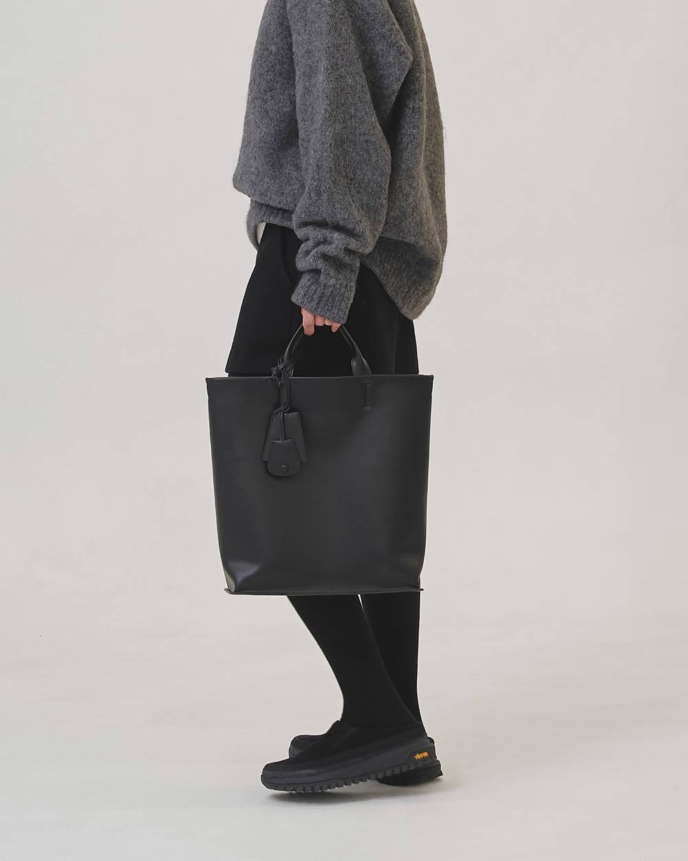 Useful Leather Bag(L) Useful Leather Bag(L),ユースフルレザーバッグL,12521021,バッグ,レザーバッグ,2wayバッグ,2wayレザーバッグ,ショルダーバッグ,ショルダーレザーバッグ,デイリーバッグボックスバッグ,ボックスシルエットバッグ,todayful,トゥデイフル,lifes,ライフズ,25aw,吉田怜香