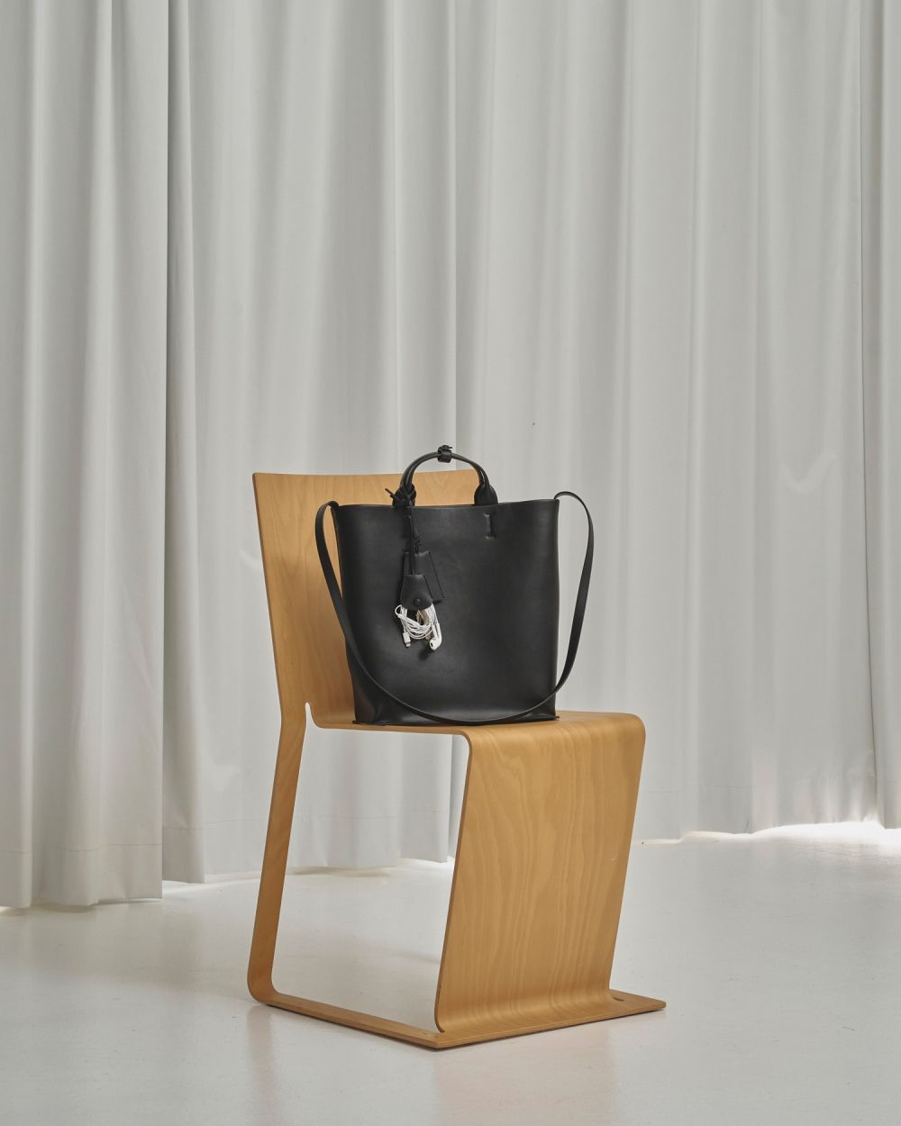 Useful Leather Bag(L) Useful Leather Bag(L),ユースフルレザーバッグL,12521021,バッグ,レザーバッグ,2wayバッグ,2wayレザーバッグ,ショルダーバッグ,ショルダーレザーバッグ,デイリーバッグボックスバッグ,ボックスシルエットバッグ,todayful,トゥデイフル,lifes,ライフズ,25aw,吉田怜香