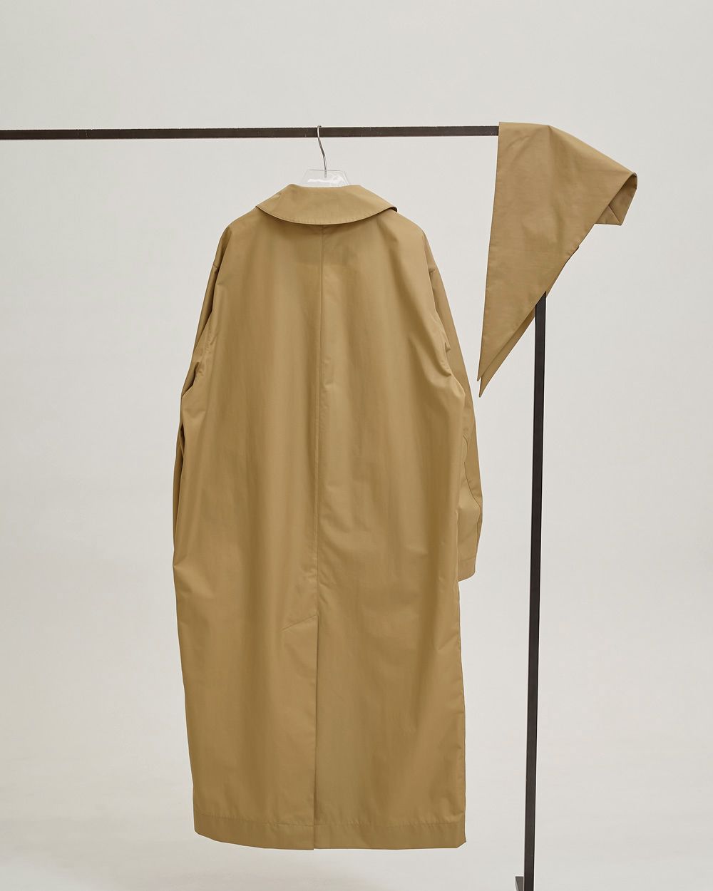 Soutiencollar Waterproof Coat Soutiencollar Waterproof Coat,ステンカラーウォータープルーフコート,12610004,ステンカラーコート,ウォータープルーフ,ウォータープルーフコート,レインコート,コート,アウター,スカーフ付きコート,todayful,トゥデイフル,lifes,吉田怜香,26ss