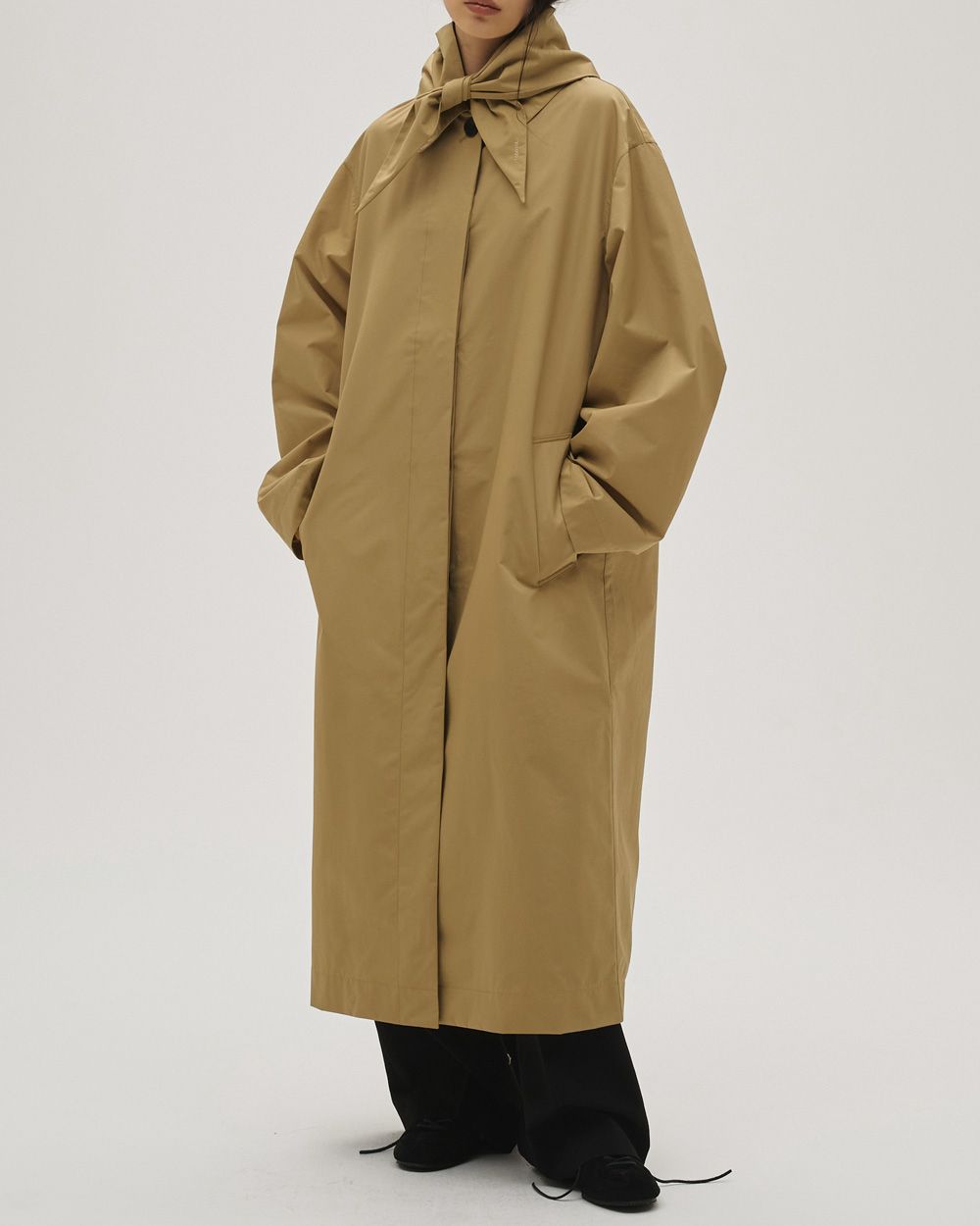 Soutiencollar Waterproof Coat Soutiencollar Waterproof Coat,ステンカラーウォータープルーフコート,12610004,ステンカラーコート,ウォータープルーフ,ウォータープルーフコート,レインコート,コート,アウター,スカーフ付きコート,todayful,トゥデイフル,lifes,吉田怜香,26ss