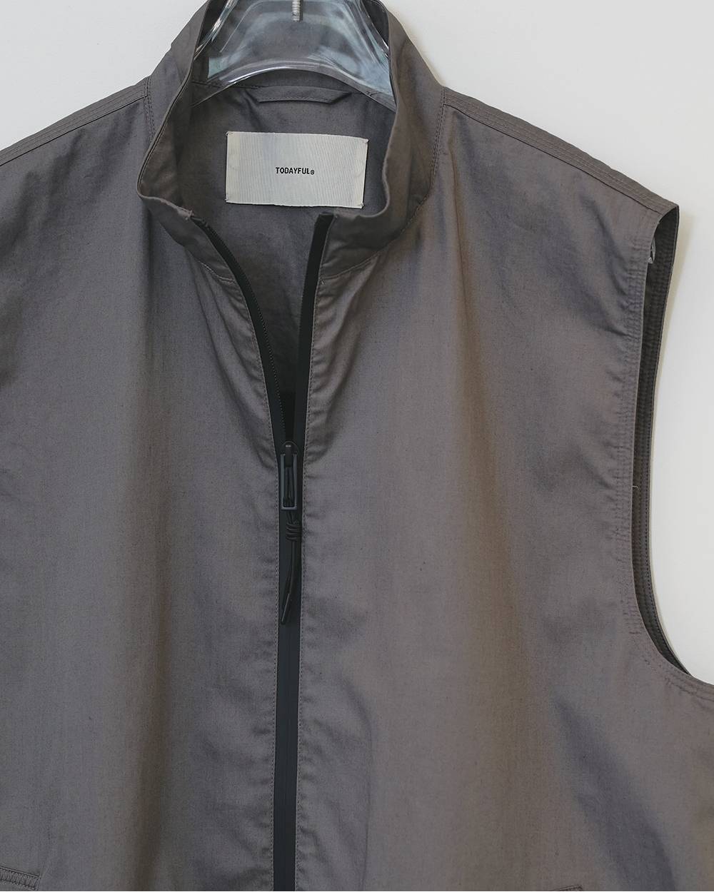 Standcollar Zip Vest Standcollar Zip Vest,スタンドカラージップベスト,12610109,ジップベスト,スタンドカラー,ベスト,ライトアウタ,トップス,todayful,トゥデイフル,lifes,吉田怜香,26aw