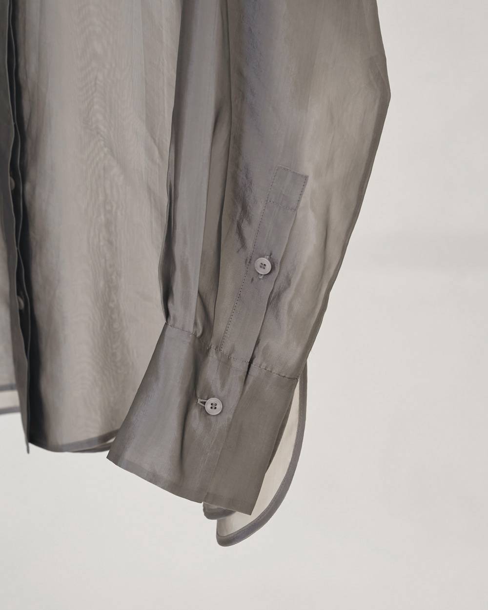 Chambray Silky Shirts Chambray Silky Shirts,シャンブレーシルキーシャツ,12610427,シャツ,シアーシャツ,シャツ,ブラウス,シルク, シルキーシャツ,シャンブレーシャツ,todayful,トゥデイフル,lifes,吉田怜香,26ss