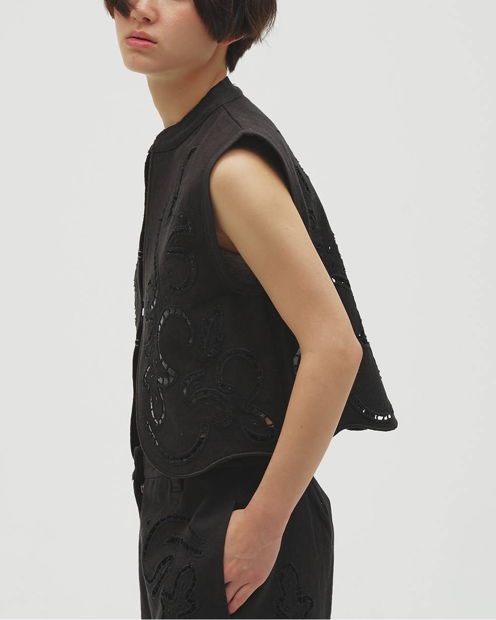 Cut Lace Twill Vest Cut Lace Twill Vest,カットレースツイルベスト,12610430,レースベスト,ベスト,トップ,ノースリーブ,セットアップ,todayful,トゥデイフル,lifes,吉田怜香,26aw