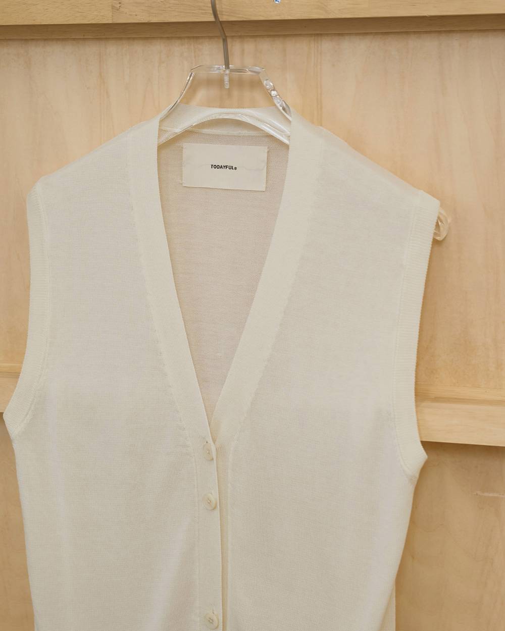 Tencelsilk Knit Vest Tencelsilk Knit Vest,テンセルシルクニットベスト,12610517,テンセルシルク,ニットベスト,ニット,ベスト,ニットトップ,todayful,トゥデイフル,lifes,吉田怜香,26ss