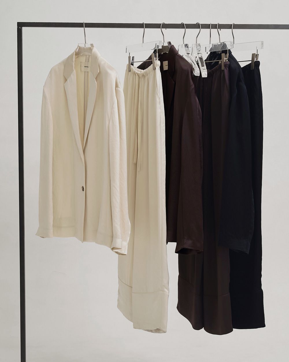 Satin Easy Pants Satin Easy Pants,サテンイージーパンツ,12610704,サテンパンツ,イージーパンツ,パンツ,ボトムス,セットアップ,todayful,トゥデイフル,lifes,吉田怜香,26ss
