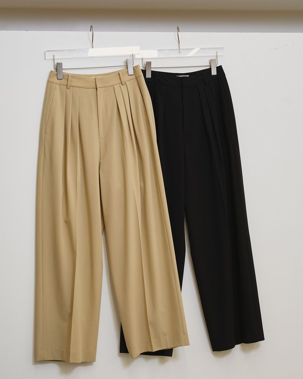 Dry Touch Tuck Trousers Dry Touch Tuck Trousers,ドライタッチタックトラウザーズ,12610705,パンツ,ボトムス,トラウザーズ,ドライタッチトラウザーズ,タックトラウザーズ,todayful,トゥデイフル,lifes,吉田怜香,26ss
