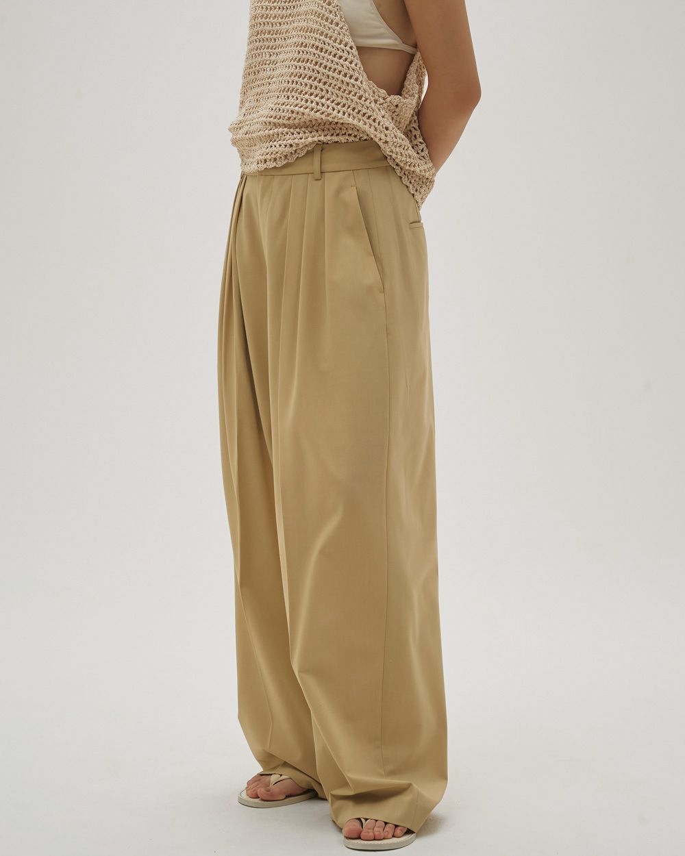 Dry Touch Tuck Trousers Dry Touch Tuck Trousers,ドライタッチタックトラウザーズ,12610705,パンツ,ボトムス,トラウザーズ,ドライタッチトラウザーズ,タックトラウザーズ,todayful,トゥデイフル,lifes,吉田怜香,26ss