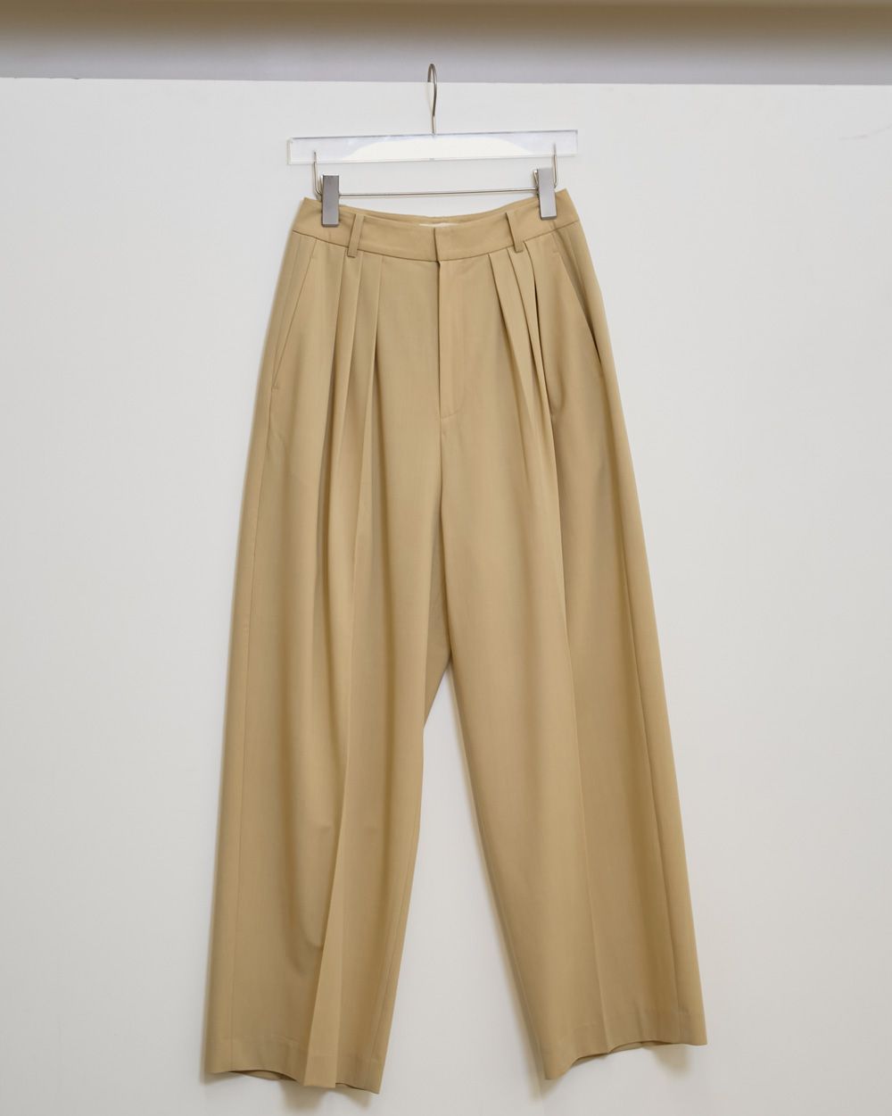 Dry Touch Tuck Trousers Dry Touch Tuck Trousers,ドライタッチタックトラウザーズ,12610705,パンツ,ボトムス,トラウザーズ,ドライタッチトラウザーズ,タックトラウザーズ,todayful,トゥデイフル,lifes,吉田怜香,26ss