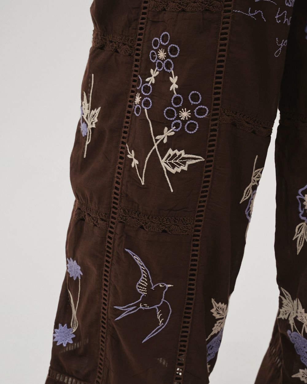 Embroidery Patchwork Trousers Embroidery Patchwork Trousers,エンブロイダリーパッチワークトラウザーズ,12610719,エンブロイダリートラウザーズ,パッチワークトラウザーズ,トラウザーズ,セットアップ,刺繍パンツ,ボトムス,todayful,トゥデイフル,lifes,吉田怜香,26ss