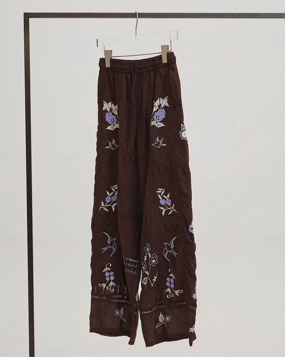 Embroidery Patchwork Trousers Embroidery Patchwork Trousers,エンブロイダリーパッチワークトラウザーズ,12610719,エンブロイダリートラウザーズ,パッチワークトラウザーズ,トラウザーズ,セットアップ,刺繍パンツ,ボトムス,todayful,トゥデイフル,lifes,吉田怜香,26ss