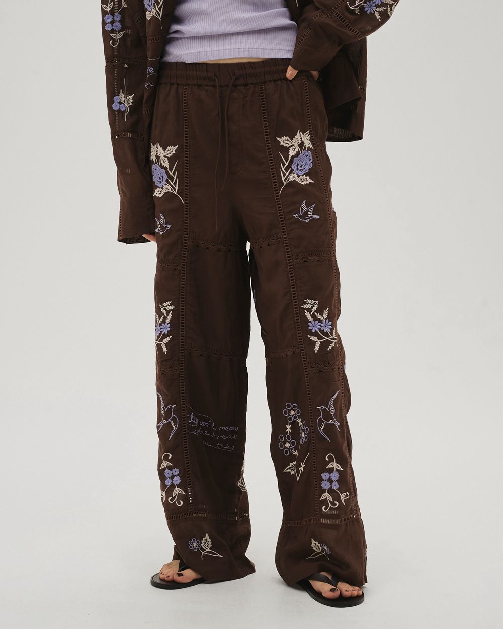 Embroidery Patchwork Trousers Embroidery Patchwork Trousers,エンブロイダリーパッチワークトラウザーズ,12610719,エンブロイダリートラウザーズ,パッチワークトラウザーズ,トラウザーズ,セットアップ,刺繍パンツ,ボトムス,todayful,トゥデイフル,lifes,吉田怜香,26ss