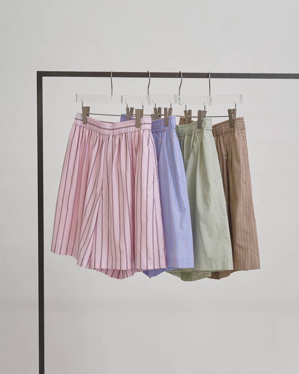 Easy Stripe Halfpants Easy Stripe Halfpant,イージーストライプパンツ,12610721,パンツ,ストライプパンツ,イージーパンツ,ショーツ,セットアップ,todayful,トゥデイフル,lifes,吉田怜香,26ss