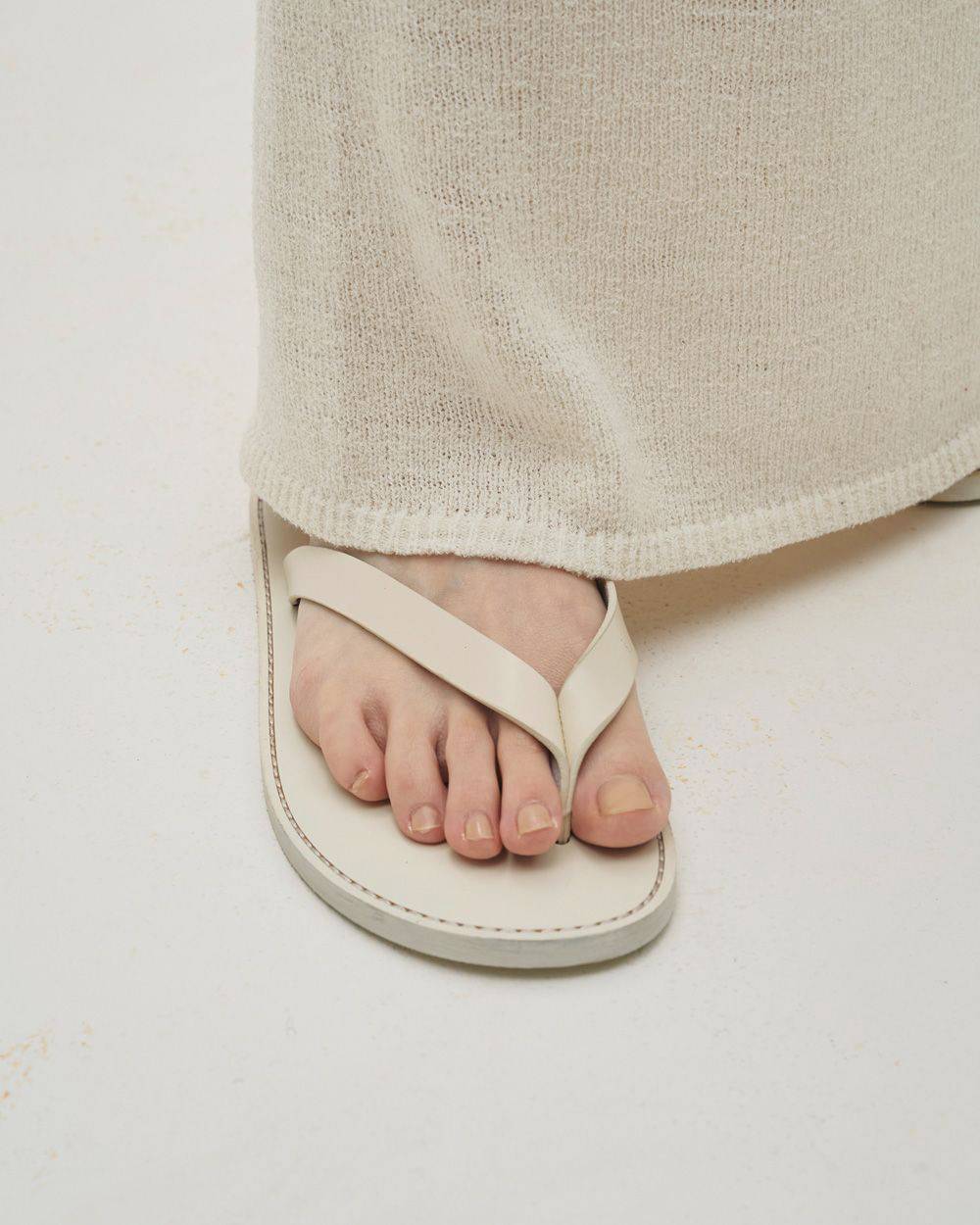 Leather Thong Sandals Leather Thong Sandals,レザーソングサンダル,12611018,レザーサンダル,サンダル,シューズ,靴,todayful,トゥデイフル,lifes,吉田怜香,26ss