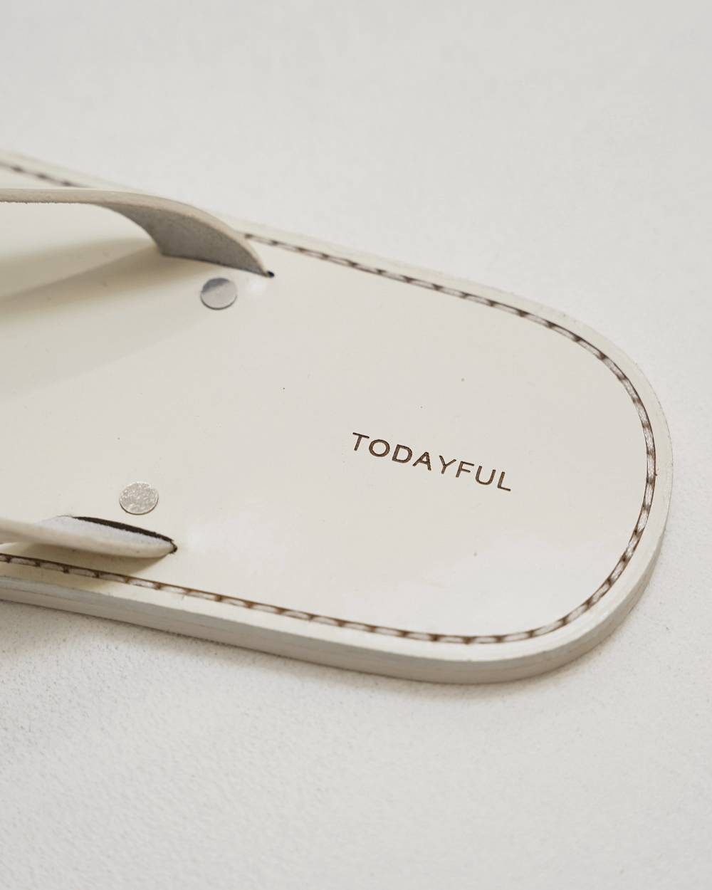 Leather Thong Sandals Leather Thong Sandals,レザーソングサンダル,12611018,レザーサンダル,サンダル,シューズ,靴,todayful,トゥデイフル,lifes,吉田怜香,26ss