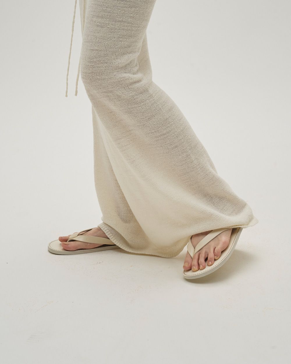 Leather Thong Sandals Leather Thong Sandals,レザーソングサンダル,12611018,レザーサンダル,サンダル,シューズ,靴,todayful,トゥデイフル,lifes,吉田怜香,26ss