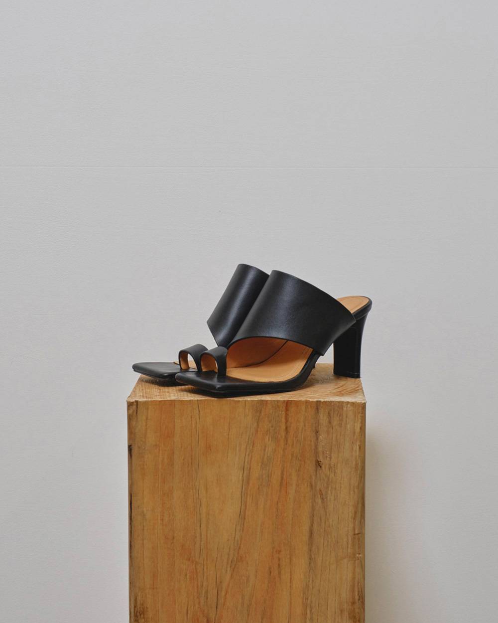 Square Leather Sandals Square Leather Sandals,スクエアレザーサンダル,12611021,レザー,サンダル,レザーサンダル,シューズ,靴,todayful,トゥデイフル,lifes,吉田怜香,26ss