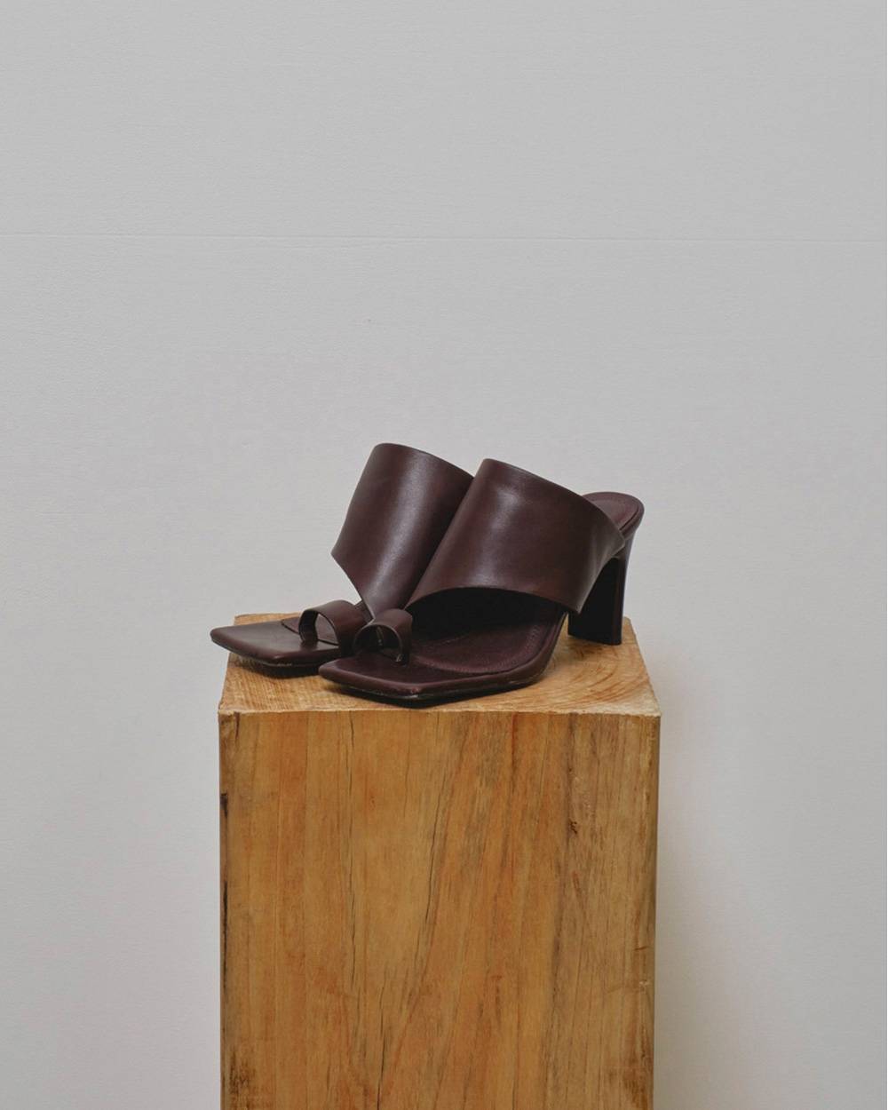 Square Leather Sandals Square Leather Sandals,スクエアレザーサンダル,12611021,レザー,サンダル,レザーサンダル,シューズ,靴,todayful,トゥデイフル,lifes,吉田怜香,26ss