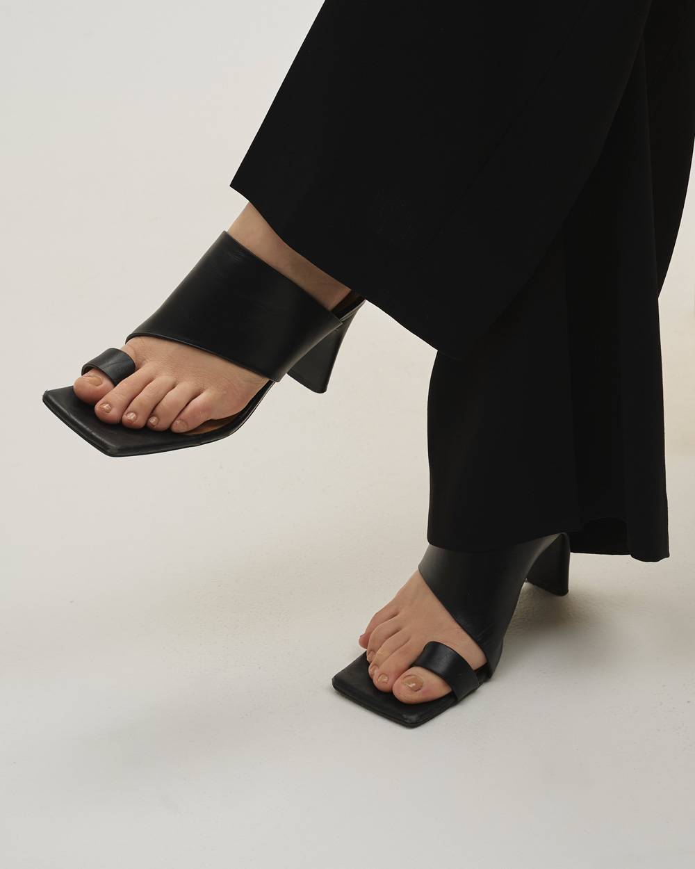 Square Leather Sandals Square Leather Sandals,スクエアレザーサンダル,12611021,レザー,サンダル,レザーサンダル,シューズ,靴,todayful,トゥデイフル,lifes,吉田怜香,26ss