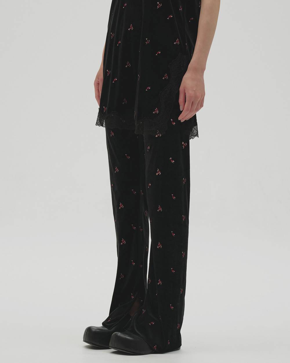 Petit Flower Velour Leggings Petit Flower Velour Leggings,プチフラワーベロアレギンス,12620721,プチフラワー,ベロア,ベロアレギンス,花柄,ボトムス,レギンス,セットアップ,todayful,トゥデイフル,lifes,吉田怜香,26aw