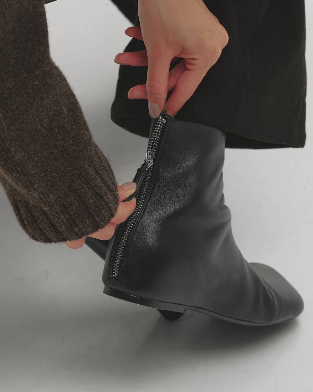 Square Leather Flat Boots Square Leather Flat Boots,スクエアレザーフラットブーツ,12621019,ブーツ,レザーブーツ,シューズ,靴,スクエアブーツ,todayful,トゥデイフル,lifes,吉田怜香,26aw