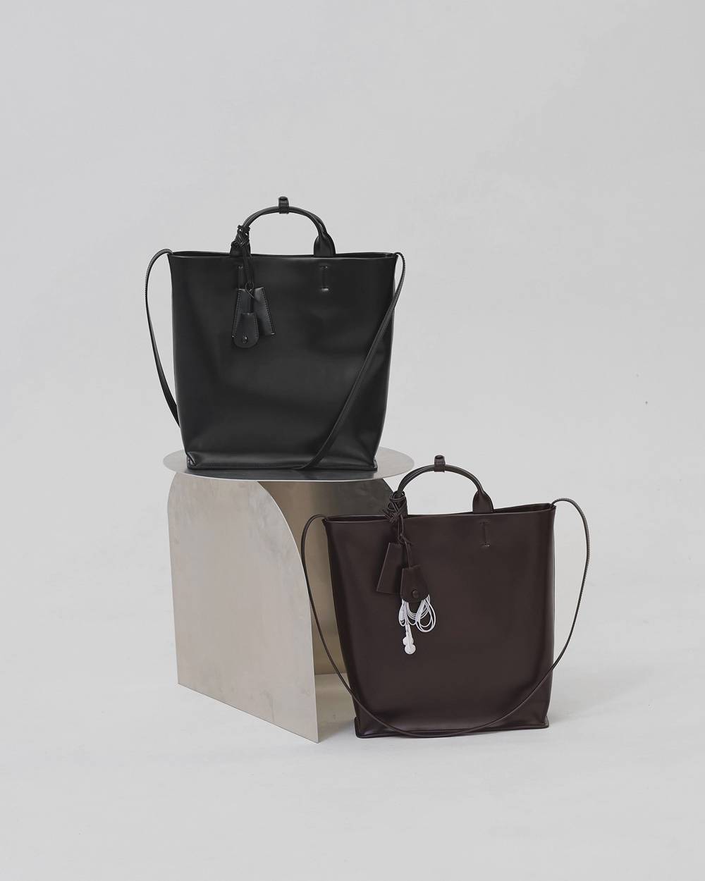 Useful Leather Bag (L) Useful Leather Bag (L),ユースフルレザーバッグ,12621041,バッグ,ユースフルバッグ,レザーバッグ,鞄,バック,todayful,トゥデイフル,lifes,吉田怜香,26aw