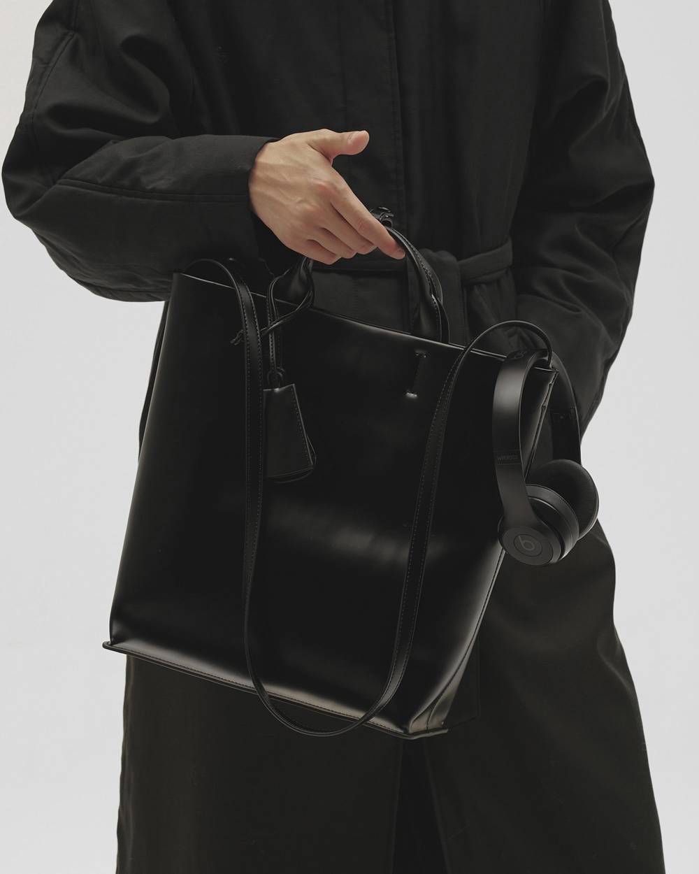 Useful Leather Bag (L) Useful Leather Bag (L),ユースフルレザーバッグ,12621041,バッグ,ユースフルバッグ,レザーバッグ,鞄,バック,todayful,トゥデイフル,lifes,吉田怜香,26aw