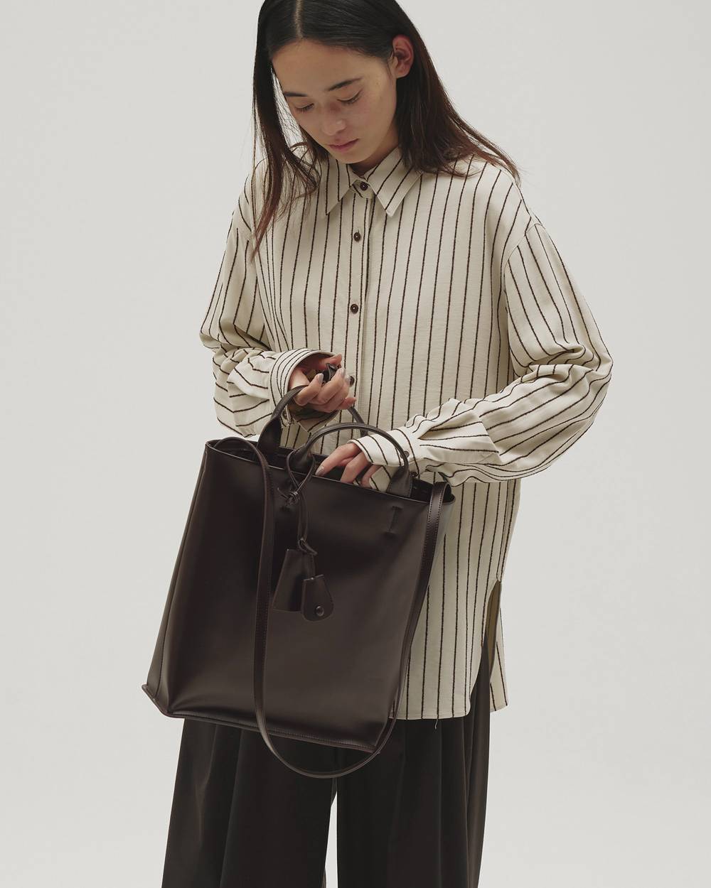 Useful Leather Bag (L) Useful Leather Bag (L),ユースフルレザーバッグ,12621041,バッグ,ユースフルバッグ,レザーバッグ,鞄,バック,todayful,トゥデイフル,lifes,吉田怜香,26aw