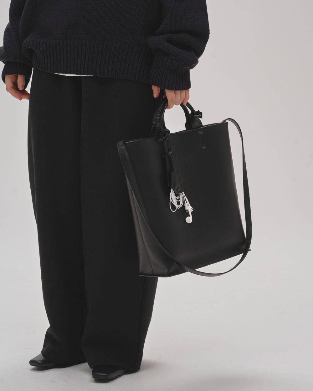 Useful Leather Bag (L) Useful Leather Bag (L),ユースフルレザーバッグ,12621041,バッグ,ユースフルバッグ,レザーバッグ,鞄,バック,todayful,トゥデイフル,lifes,吉田怜香,26aw