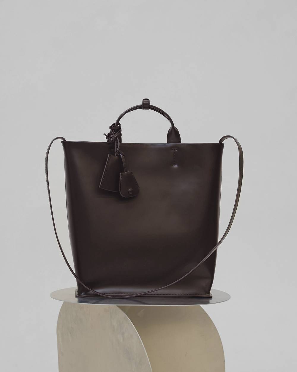 Useful Leather Bag (L) Useful Leather Bag (L),ユースフルレザーバッグ,12621041,バッグ,ユースフルバッグ,レザーバッグ,鞄,バック,todayful,トゥデイフル,lifes,吉田怜香,26aw