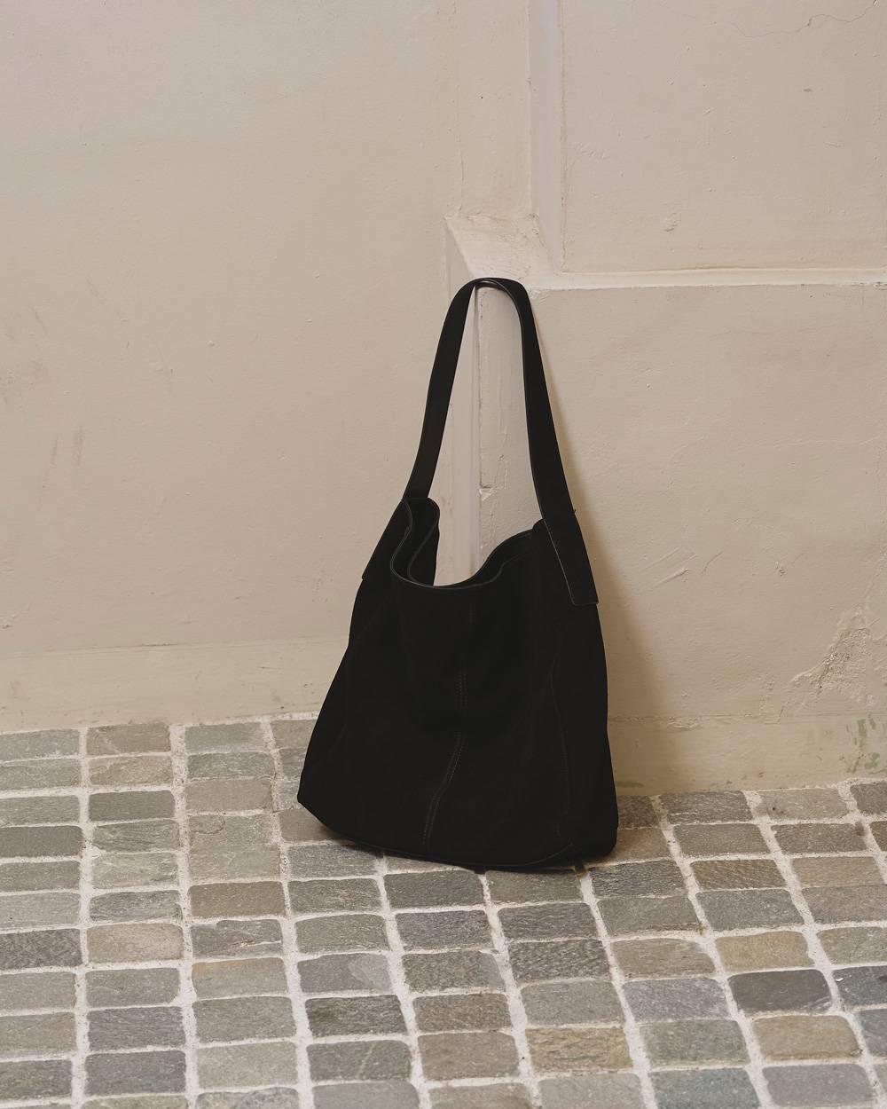 Suede Leather Totebag Suede Leather Totebag,スエード レザー トートバッグ,82611023,バッグ,バック,インスエード,レザー,トートバッグ,トートバック,鞄,レザーバッグ,lifes,ライフズ,LIFE’s