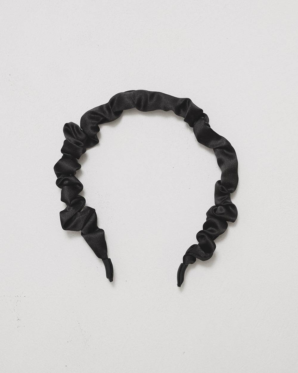 Satin Gather Headband Satin Gather Headband,サテンギャザーヘッドバンド,82611026,ヘッドバンド,アクセサリー,サテン,カチューシャ,lifes,ライフズ,LIFE’s